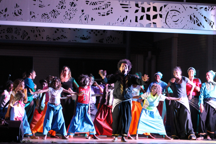 Suara Indonesia Dance dance together with Yolngu kids